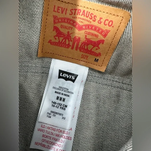 Levi's Big Boys' Classic Grey Denim Trucker Jacket Youth Medium 10-12 - Picture 8 of 11